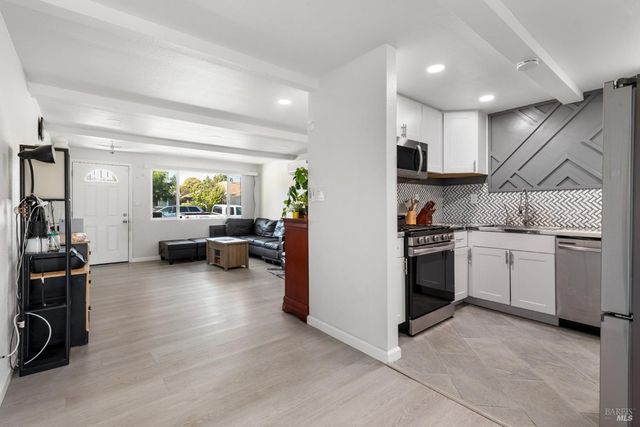 1042 Hayes St, Fairfield, CA 94533