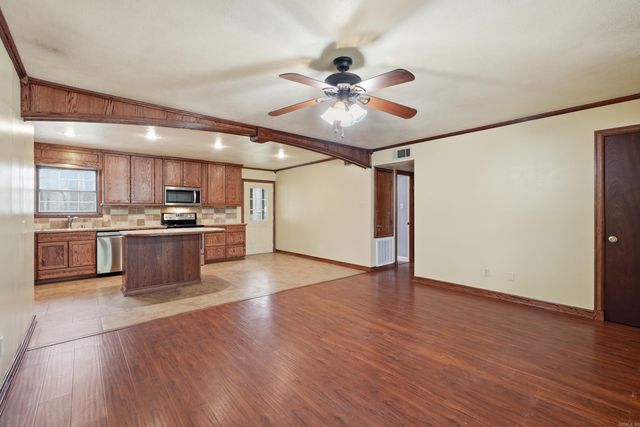 7 Douglas Street, Greenbrier, AR 72058