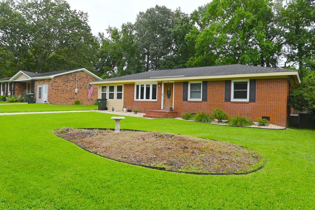 301 Farm Road, Goose Creek, SC 29445