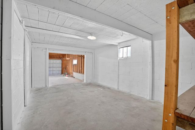 1115 W 10TH Street, Cedar Falls, IA 50613