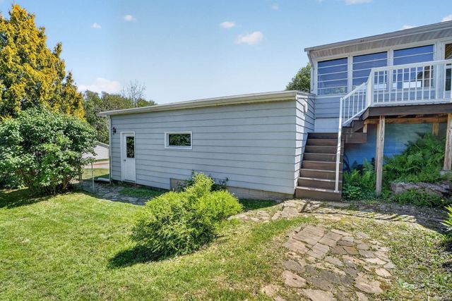 1115 W 10TH Street, Cedar Falls, IA 50613