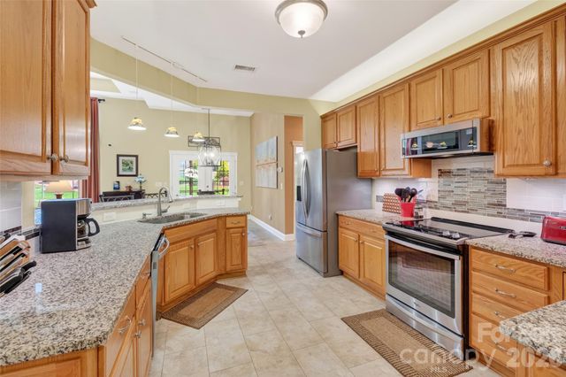 1005 Feather Oak Lane, Matthews, NC 28104