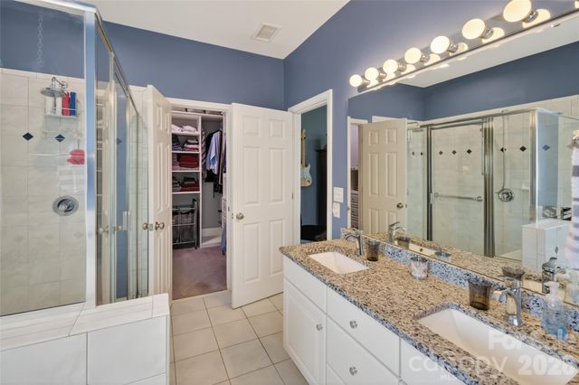 1005 Feather Oak Lane, Matthews, NC 28104