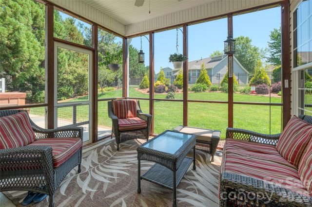 1005 Feather Oak Lane, Matthews, NC 28104