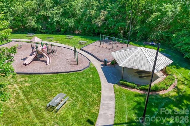 1005 Feather Oak Lane, Matthews, NC 28104