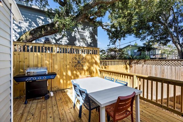2822 Bernardo De Galvez Avenue, Galveston, TX 77550