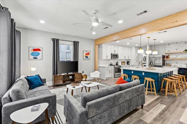 2822 Bernardo De Galvez Avenue, Galveston, TX 77550