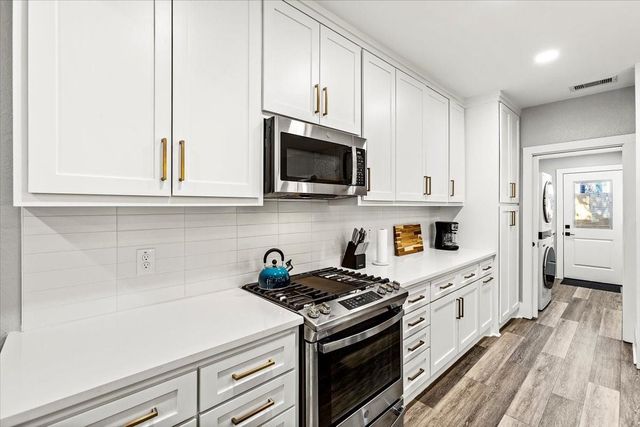 2822 Bernardo De Galvez Avenue, Galveston, TX 77550