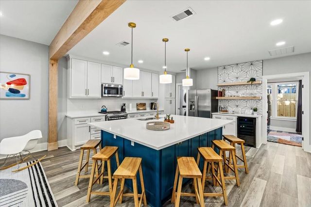 2822 Bernardo De Galvez Avenue, Galveston, TX 77550