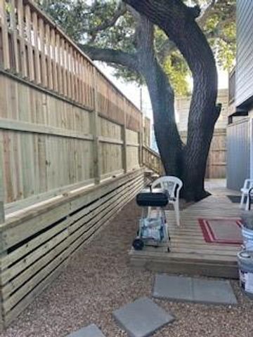 2822 Bernardo De Galvez Avenue, Galveston, TX 77550