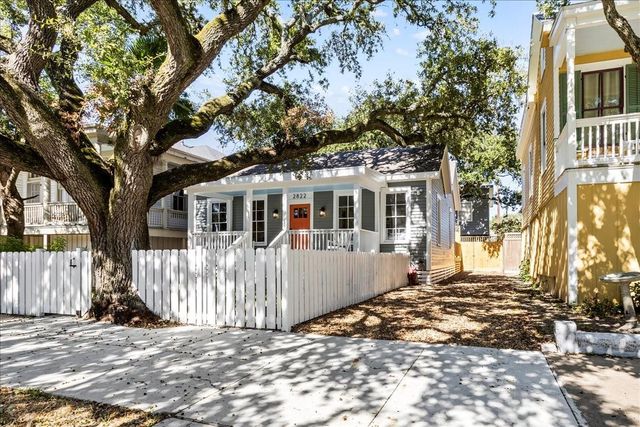 2822 Bernardo De Galvez Avenue, Galveston, TX 77550