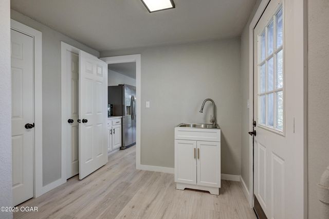 1511 E 5th Street, Joplin, MO 64801