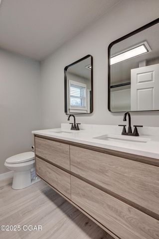 1511 E 5th Street, Joplin, MO 64801