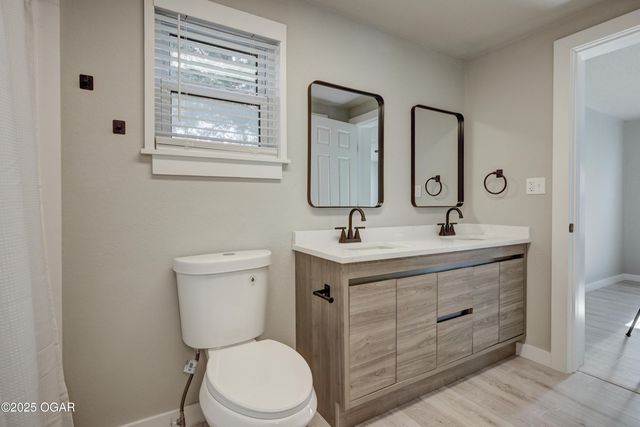 1511 E 5th Street, Joplin, MO 64801