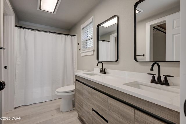 1511 E 5th Street, Joplin, MO 64801