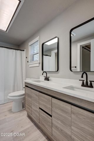 1511 E 5th Street, Joplin, MO 64801