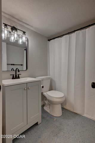 1511 E 5th Street, Joplin, MO 64801