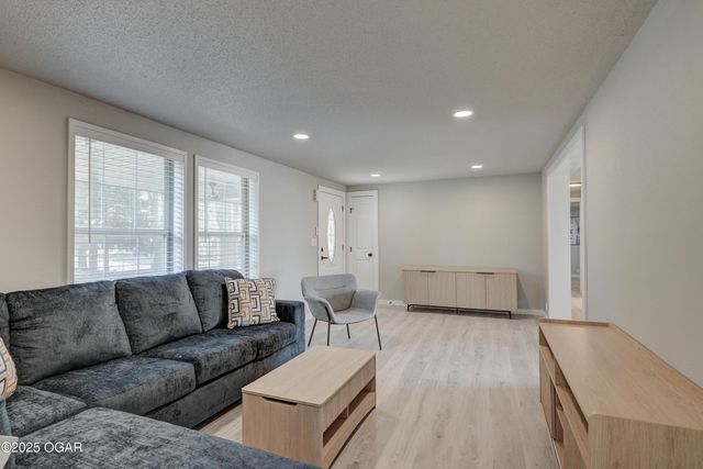 1511 E 5th Street, Joplin, MO 64801