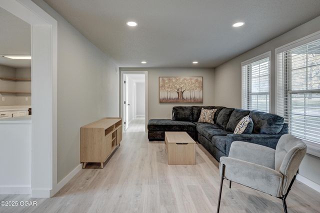 1511 E 5th Street, Joplin, MO 64801