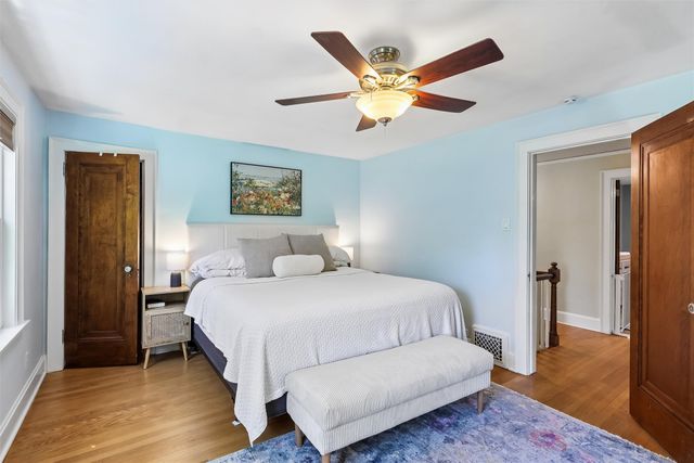 4724 Pleasant Street, Des Moines, IA 50312