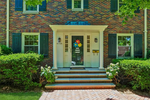 4724 Pleasant Street, Des Moines, IA 50312