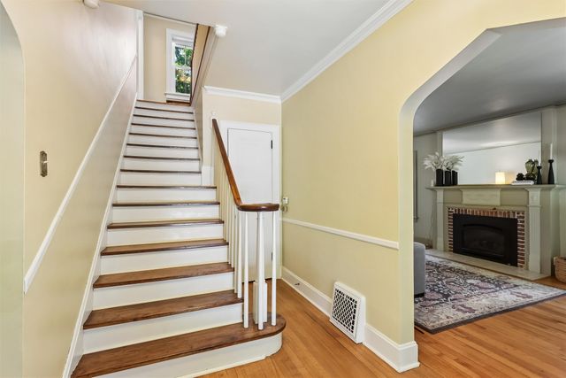 4724 Pleasant Street, Des Moines, IA 50312