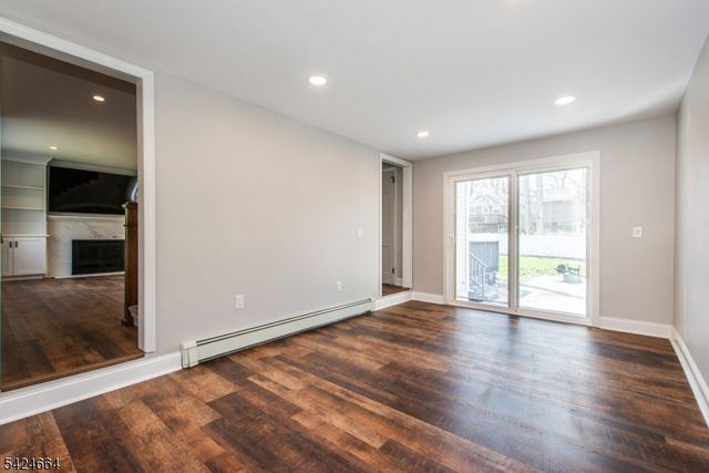 91 Beechwood Dr, Wayne Twp., NJ 07470