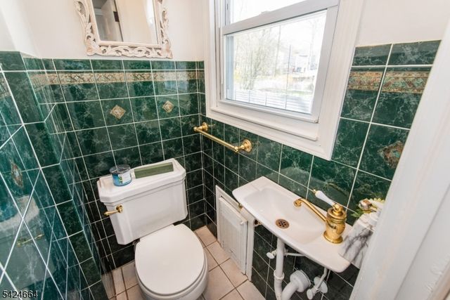 91 Beechwood Dr, Wayne Twp., NJ 07470