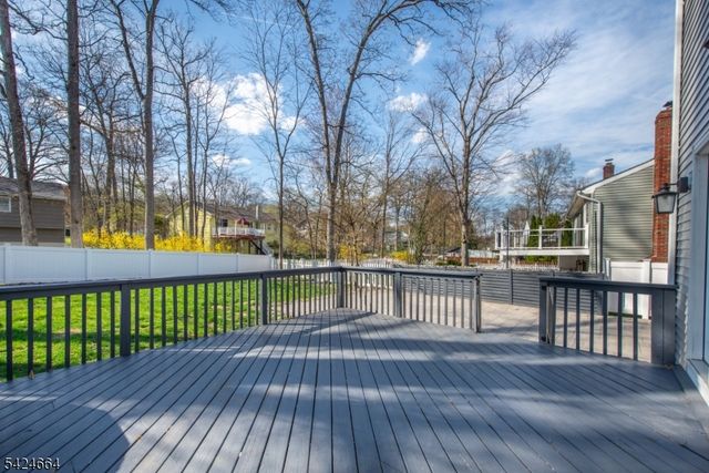 91 Beechwood Dr, Wayne Twp., NJ 07470