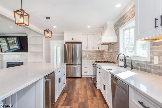 91 Beechwood Dr, Wayne Twp., NJ 07470