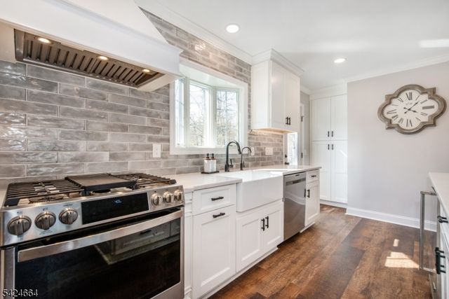 91 Beechwood Dr, Wayne Twp., NJ 07470