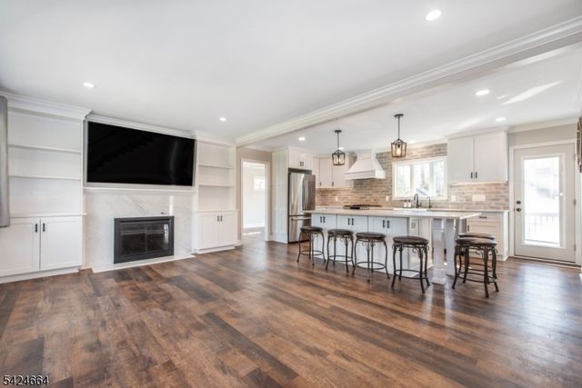91 Beechwood Dr, Wayne Twp., NJ 07470