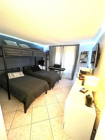 737 SE 1st Way 302, Deerfield Beach, FL 33441