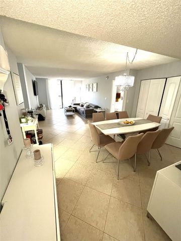 737 SE 1st Way 302, Deerfield Beach, FL 33441