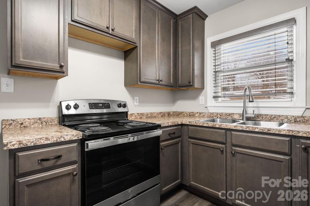 203 3rd Avenue NE, Conover, NC 28613