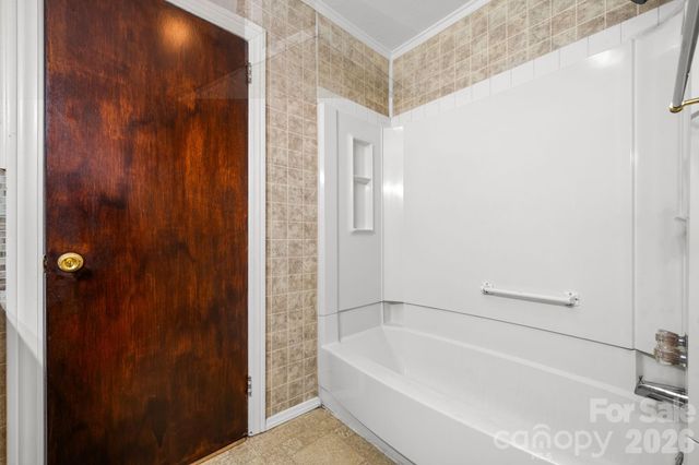 203 3rd Avenue NE, Conover, NC 28613