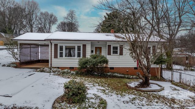 203 3rd Avenue NE, Conover, NC 28613