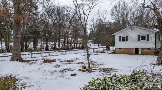 203 3rd Avenue NE, Conover, NC 28613