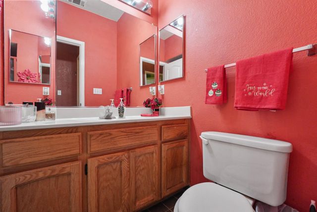 938 Zina Ln, Turlock, CA 95380