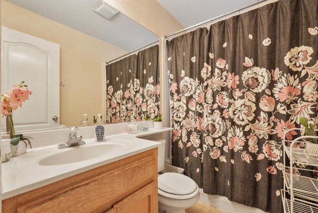 938 Zina Ln, Turlock, CA 95380