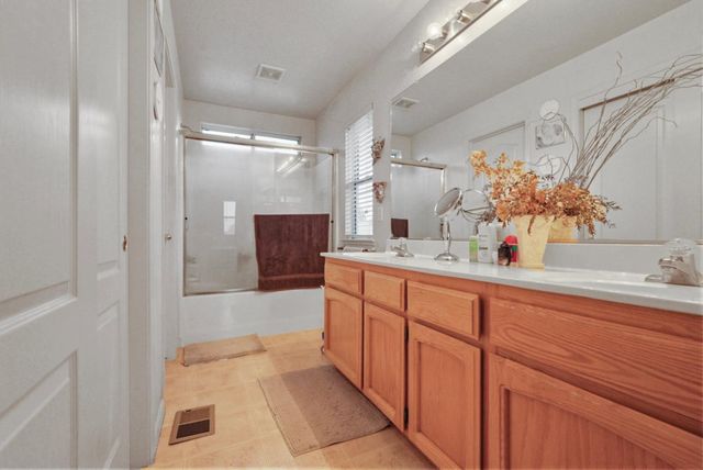 938 Zina Ln, Turlock, CA 95380