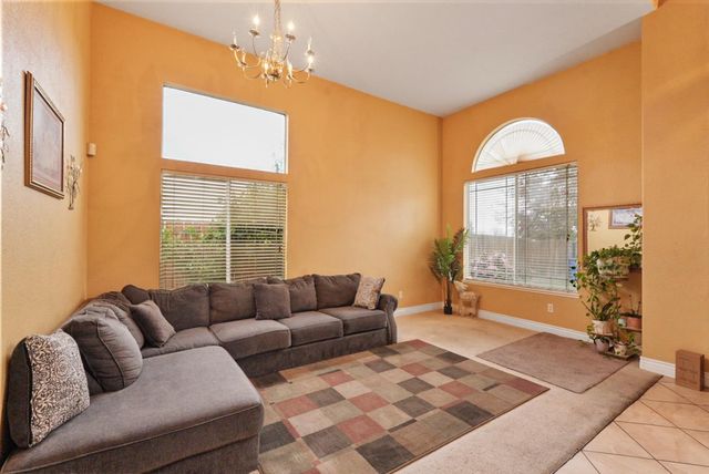 938 Zina Ln, Turlock, CA 95380