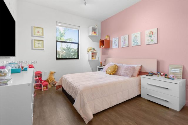 3337 W 91st Ter, Hialeah, FL 33018