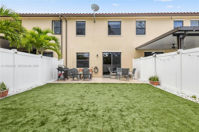 3337 W 91st Ter, Hialeah, FL 33018