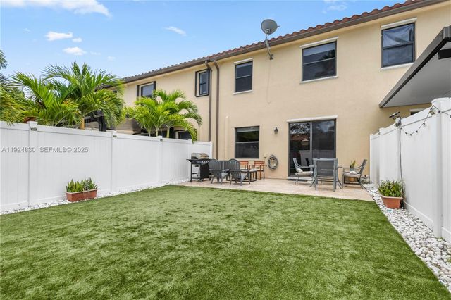 3337 W 91st Ter, Hialeah, FL 33018