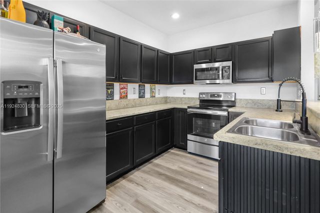 3337 W 91st Ter, Hialeah, FL 33018