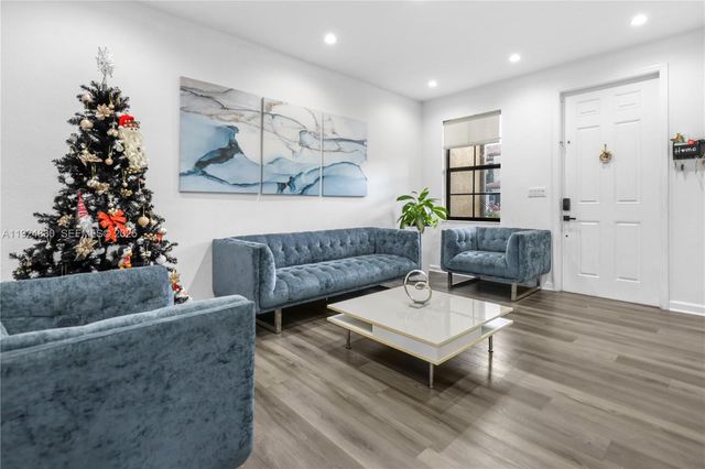 3337 W 91st Ter, Hialeah, FL 33018