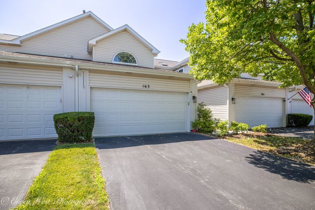 163 N Barton Trail, Batavia, IL 60510
