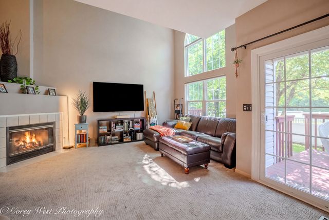 163 N Barton Trail, Batavia, IL 60510