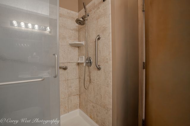 163 N Barton Trail, Batavia, IL 60510
